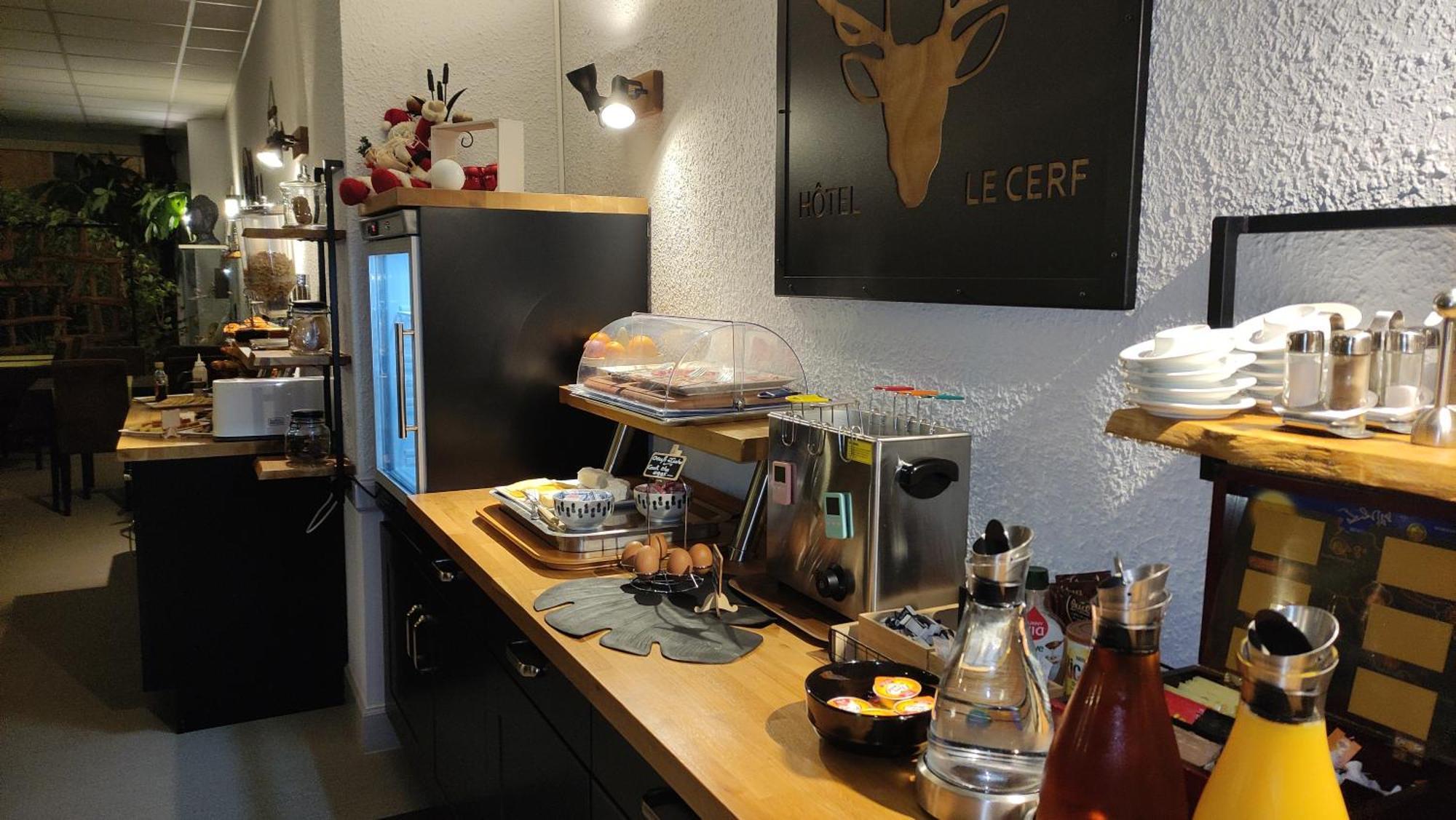 Logis Hotel Le Cerf Briare Exterior foto