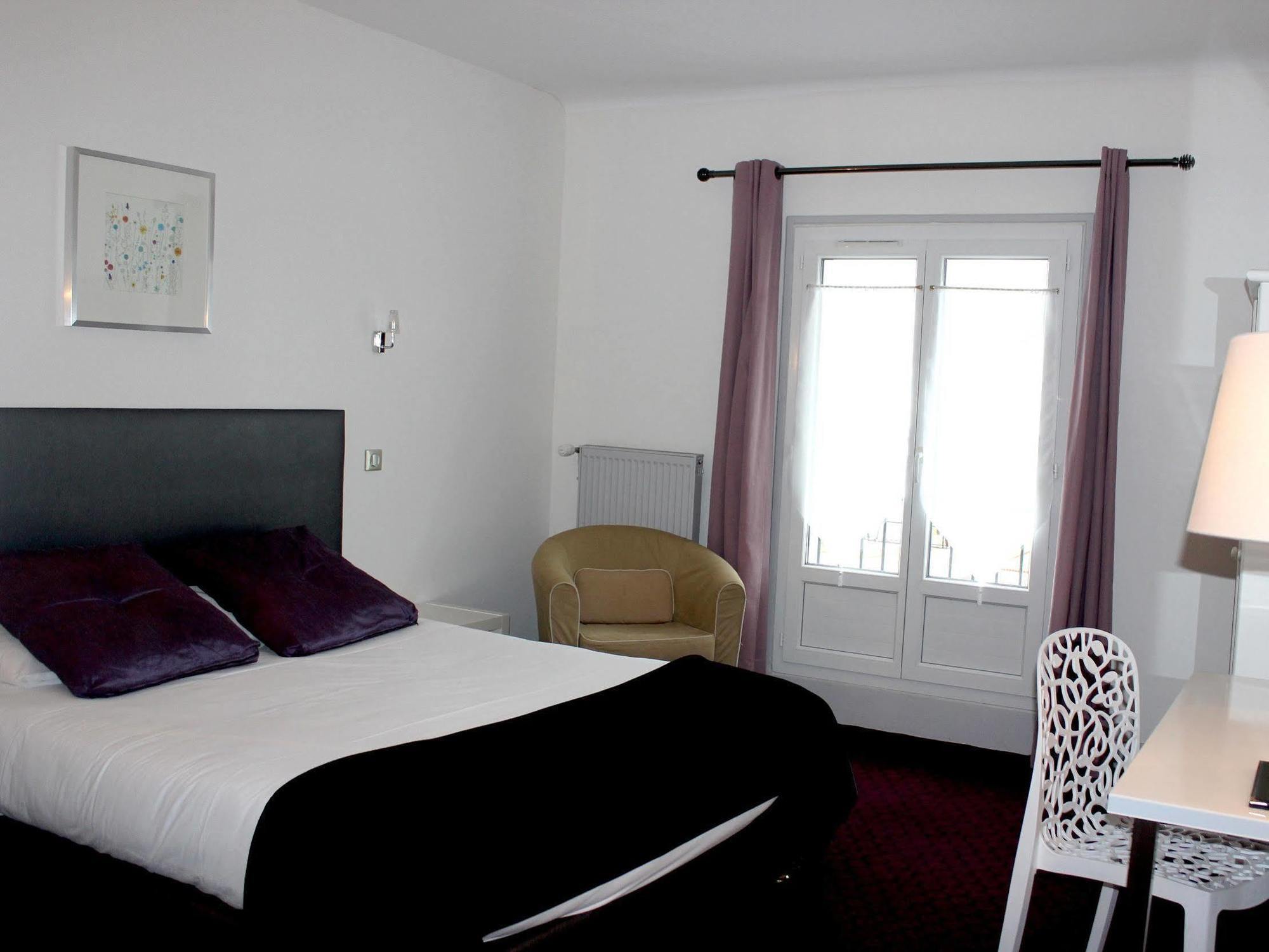 Logis Hotel Le Cerf Briare Exterior foto