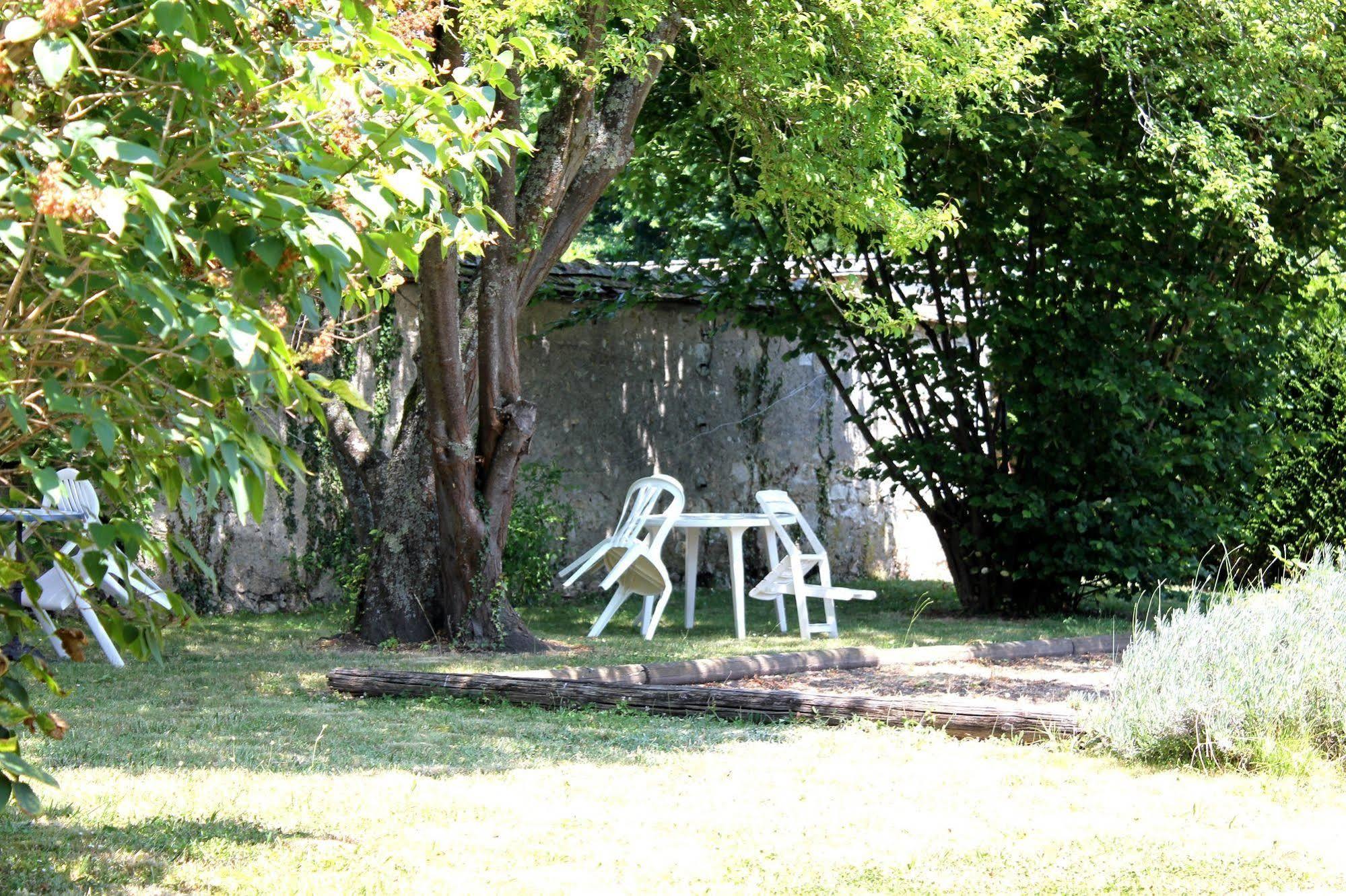Logis Hotel Le Cerf Briare Exterior foto